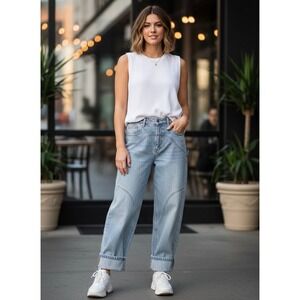 SAIGE High Waisted Barrel Leg Light Wash Paneled Jeans Size 7/28